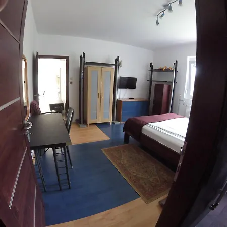 ゲストハウス Dozsahaz 3*