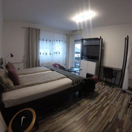 Guest house Dozsahaz *