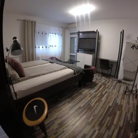 Dozsahaz ゲストハウス