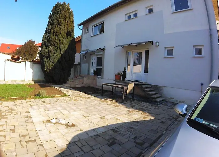 Dozsahaz Gasthuis 3*