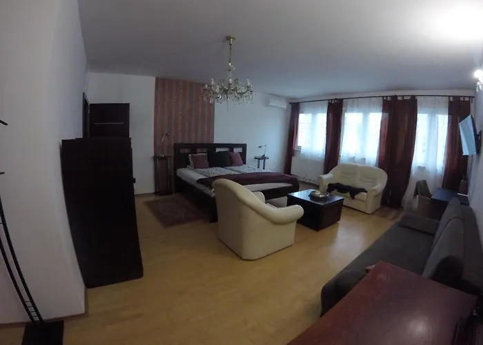 Dozsahaz Gasthuis 3*